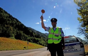 13-letni voznik v neregistriranem vozilu drvel po Ljubljani
