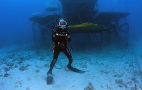Vnuk legendarnega Jacquesa Cousteauja preživel 31 dni pod vodo