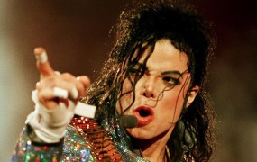 Pred desetimi leti umrl kralj popa Michael Jackson
