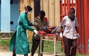Virus ebola dosegel prestolnico Ugande