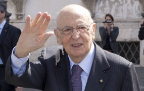 V Italiji poskus odstavitve predsednika Napolitana