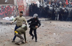 V Aleksandriji spopadi med nasprotniki in privrženci Mursija