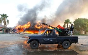 Poročilo: Libijski uporniki pobijali Gadafijeve privržence
