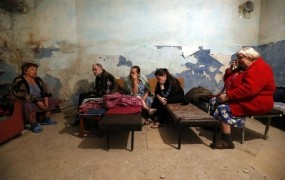 Kijev z nezaupanjem gleda na prihod ruskega humanitarnega konvoja