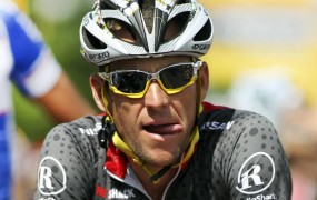 Armstrong v prvem javnem nastopu brez besed o dopingu
