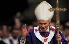Odstop Benedikta XVI.: Obetajo se nam zanimivi časi, pravi kardinal Rode