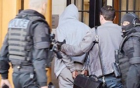 Francija zaradi groženj novinarjem izgnala tunizijskega islamista