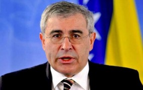 Bivši zunanji minister BiH imel sedem mobitelov, račune plačevala država