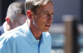 Cia uvedla preiskavo proti odstopljenemu direktorju Petraeusu
