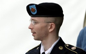 Bradley Manning je tudi uradno postal Chelsea Manning