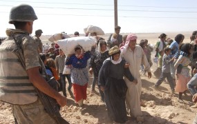 V Turčijo pred Islamsko državo zbežalo že 100.000 sirskih beguncev