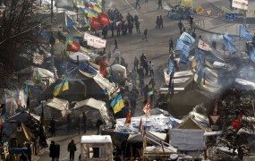 Obešenec med protestniki v Kijevu