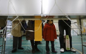Japonske volitve na oblast znova pripeljale konservativce