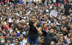 Indijski premier obsodil epidemijo posilstev, "sramoto za Indijo"