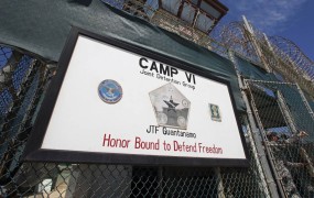 Obama ne bo prekinil prisilnega hranjenja ujetnikov v Guantanamu