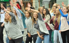 Evropska Slovenija: Javni poziv k ustavitvi politike proti mladim brez mladih