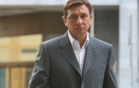 Pahor dokončno vrgel puško v koruzo? Ponovnega glasovanja o zaupnici ne bo