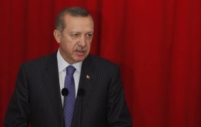 Erdoganova Turčija: Po tožilstvu čistke še na državni televiziji, pri bančnih regulatorjih
