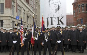 V ZDA slovesnosti v spomin na 50. obletnico atentata na Kennedyja