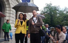 Patricija Šulin: Bratuškova je še lani v Stožicah prepevala "Evropa banda lopovska"!