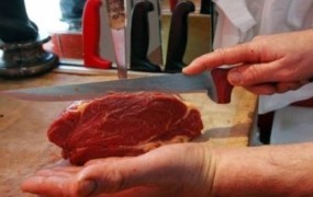 Na Islandiji našli mesne izdelke popolnoma brez mesa