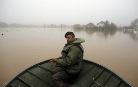 Za Srbijo po poplavah 30 milijonov evrov pristopne pomoči EU