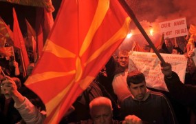»Če Makedonija ne reši spora glede imena z Grčijo, ne bo preživela še ene krize«