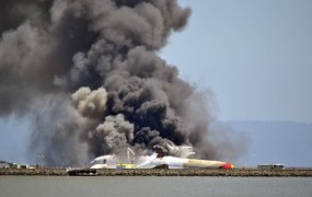 Ponesrečen pristanek letala družbe Asiana v San Franciscu zahteval najmanj dve življenji