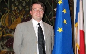Francoski veleposlanik Mourier o pomoči: Prizadet bi bil slovenski nacionalni ponos