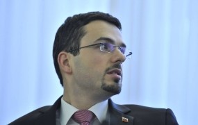 Tonin nad Židana zaradi socialne kapice, Židan NSi očita podtikanja
