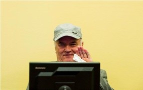 Ratka Mladića vrgli iz sodne dvorane