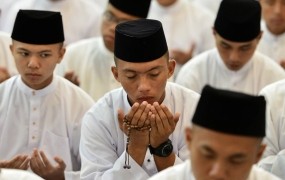 V Bruneju s četrtkom uvajajo šeriatsko pravo