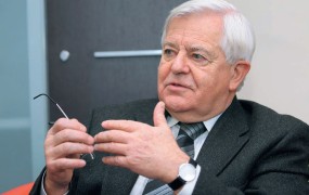Kučan: Janševa izjava o murgelski sodbi »ni vredna komentarja«