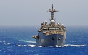 Ameriška mornarica bo poleti namestila prvi prototip laserskega topa