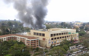 V nakupovalnem središču v Nairobiju morilo največ šest napadalcev