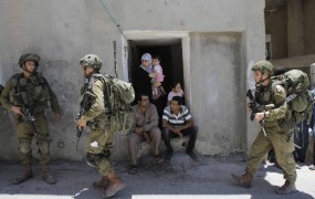 Izrael je zaradi ugrabitve treh izraelskih najstnikov prijel 80 Palestincev