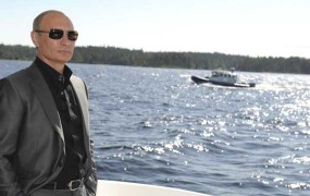 Putinova luksuzna jahta na remontu v hrvaškem Trogirju