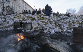 Protestniki zasedli pravosodno ministrstvo v Kijevu; nemiri se širijo na proruski vzhod