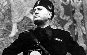 Šolo želel poimenovati po Mussoliniju