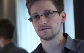 Ameriške obveščevalne službe na udaru, »žvižgač« Edward Snowden pa je izginil