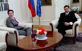 Naj Slovenijo na vrhu Nata predstavlja Pahor ali Bratuškova?