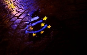 Prvi mož Bundesbank: Območje evra v primežu krize še 10 let