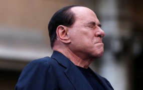 Komisija razpravlja o izključitvi Berlusconija iz parlamenta