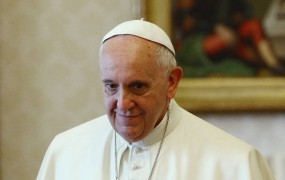 Papež Frančišek prvič sprejel žrtve pedofilskih duhovnikov