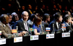 Janša na vrhu EU-Latinska Amerika o preprečevanju genocida