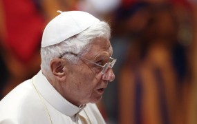 Za papeža Benedikta XVI. so spolne zlorabe otrok »skrivnost«