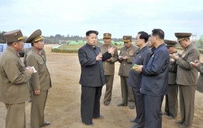 Severna Koreja v odgovor na ameriške »provokacije« svari pred »totalno vojno«