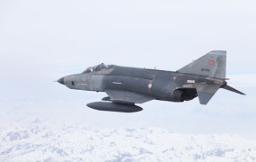 Sirija naj bi turško letalo sestrelila v mednarodnem zračnem prostoru