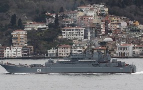 Ruski bojni ladji na poti v smeri Ukrajine 