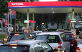 Slovenija s ceno bencina na 17. mestu med 60 državami